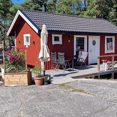Moeja Stuga I Stockholms Skaergard Buitenkant foto