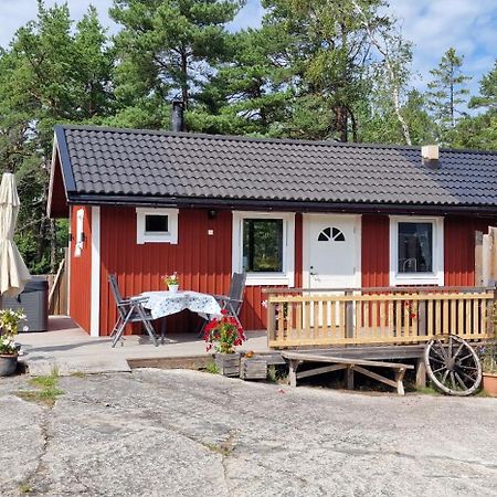 Moeja Stuga I Stockholms Skaergard Buitenkant foto