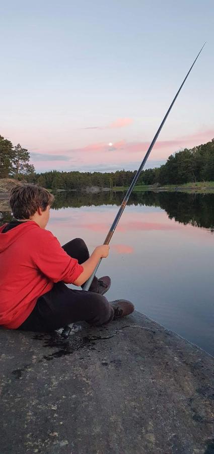 Moeja Stuga I Stockholms Skaergard Buitenkant foto