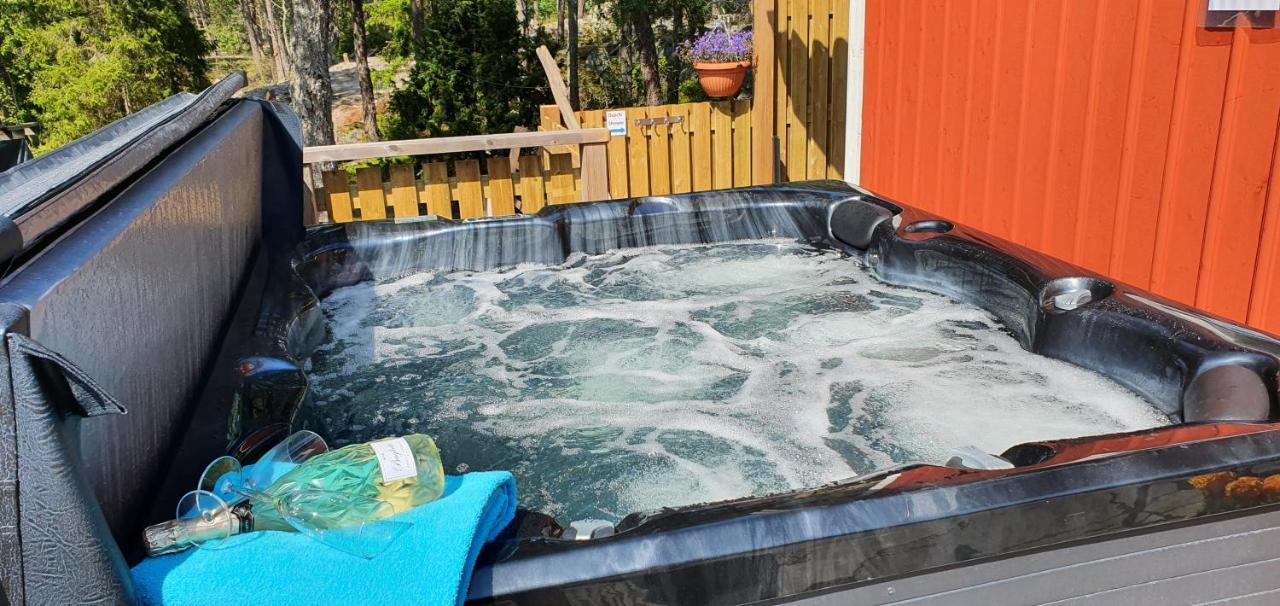 Moeja Stuga I Stockholms Skaergard Buitenkant foto