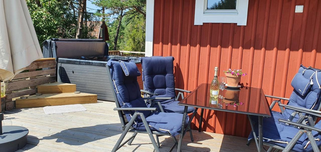 Moeja Stuga I Stockholms Skaergard Buitenkant foto