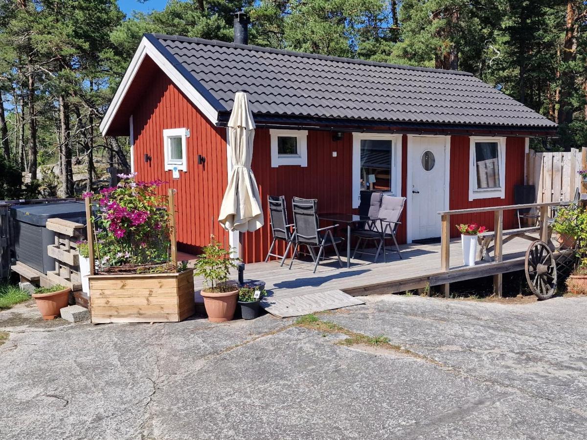 Moeja Stuga I Stockholms Skaergard Buitenkant foto